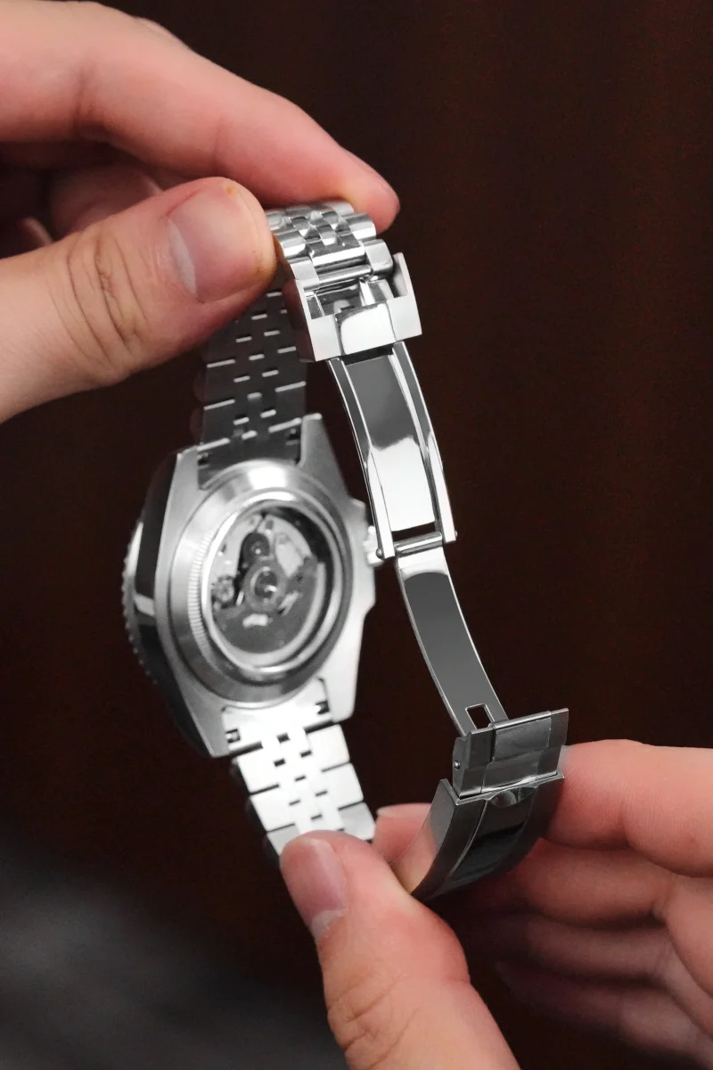 Custom GMT Bruce Wayne Carbon Fiber Bezel - Image 3